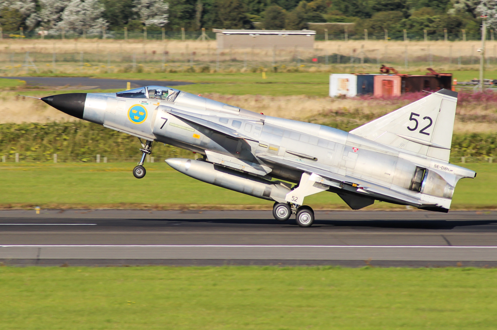 Viggen__Gustav_52__(21366952562).jpg